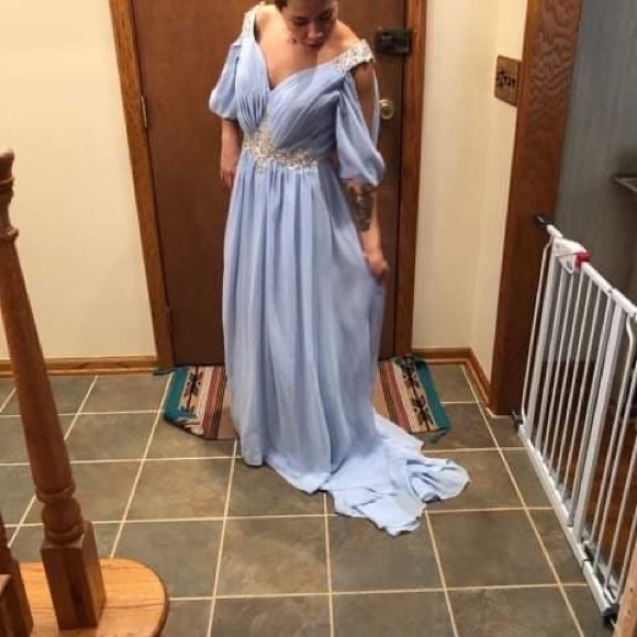 Prom or weeding dress - Picture 3 of 5